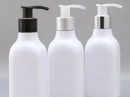 （图：洗发水展示图）