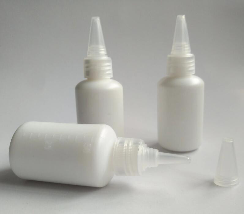 （图：聚乙烯醇胶水展示图）