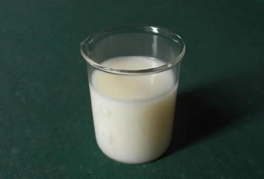 (图:乳化硅油展示图)